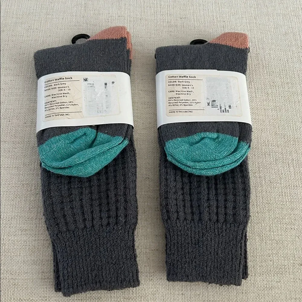 AMERICAN TRENCH BUNDLE OF TWO PAIR of Grey Waffle Crew Socks, size 6-10, NWT